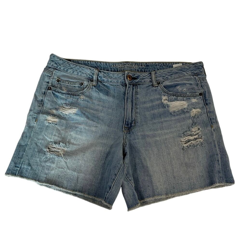 American Eagle Womens Size 18 Distressed Denim Boy Midi Cutoff Shorts Light Wash